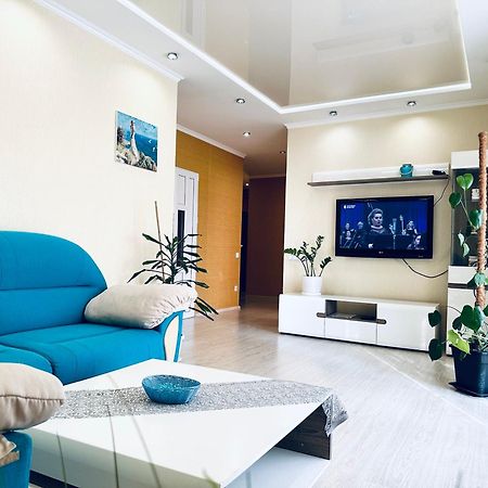 Apartments With A Coffee Machine In The City Center, Near A Park And Zlata Plaza Ровно Экстерьер фото